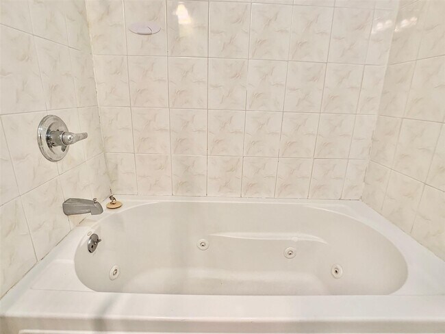 Building Photo - 3481 John F. Kennedy Blvd