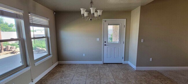 Building Photo - Beautiful 3 bed 2 bath home!