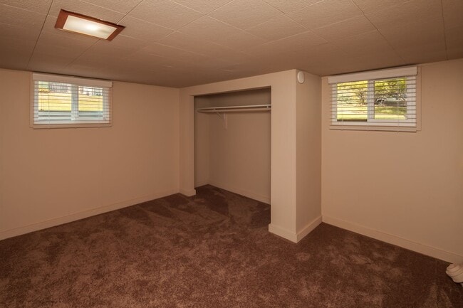 Building Photo - Spacious 7 Bedroom House! Sehome Neighborhood