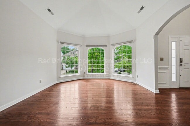 Building Photo - 2119 Baggins Ln