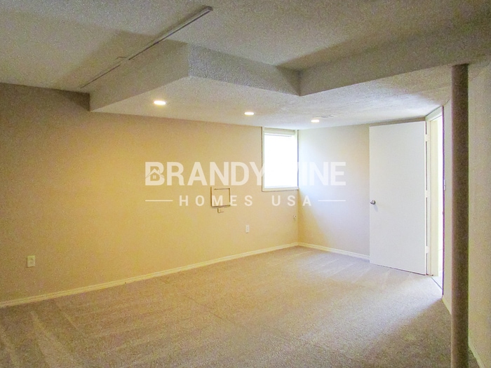 Building Photo - 4060 W Stubbs Rd