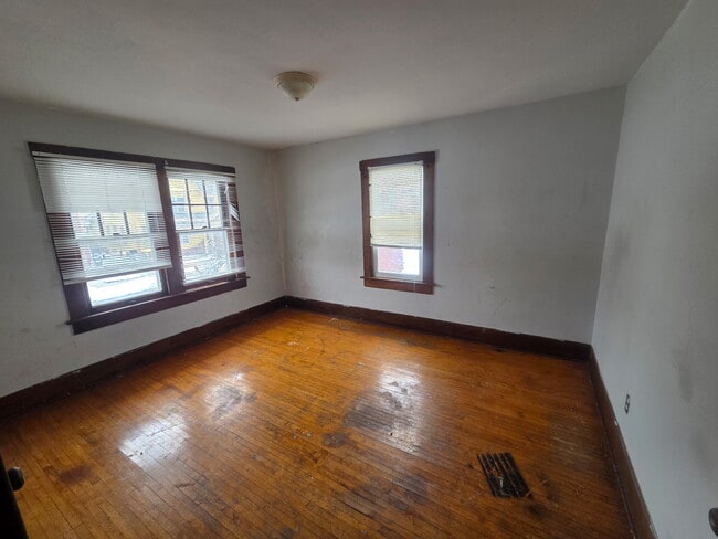 Building Photo - 651 W Wood St