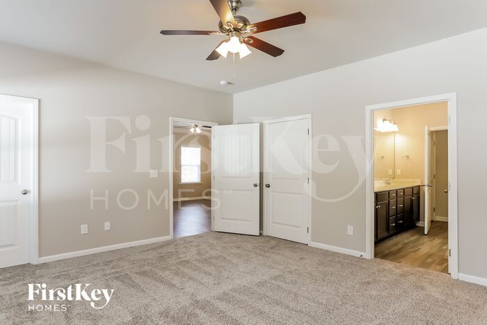 Building Photo - 6825 Shane Dr