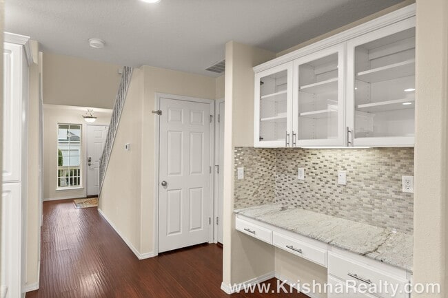 Building Photo - Lovely 4 BD | 3 BA | Corner Lot | Single-Family Home | Arbor Ridge Neighborhood | Spectacular Loc...