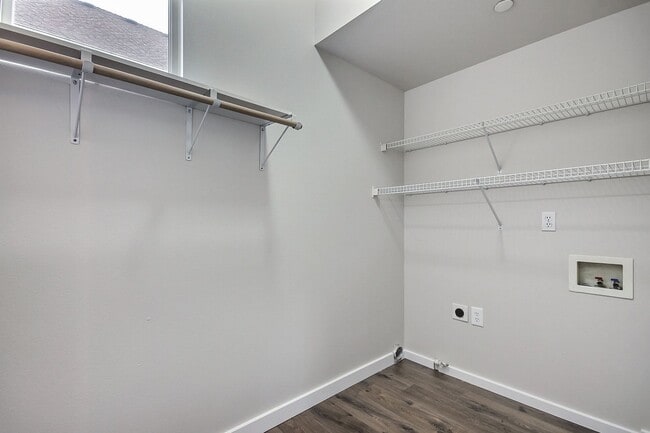 Building Photo - Updated, DuPont 3 BR home with AC for rent.
