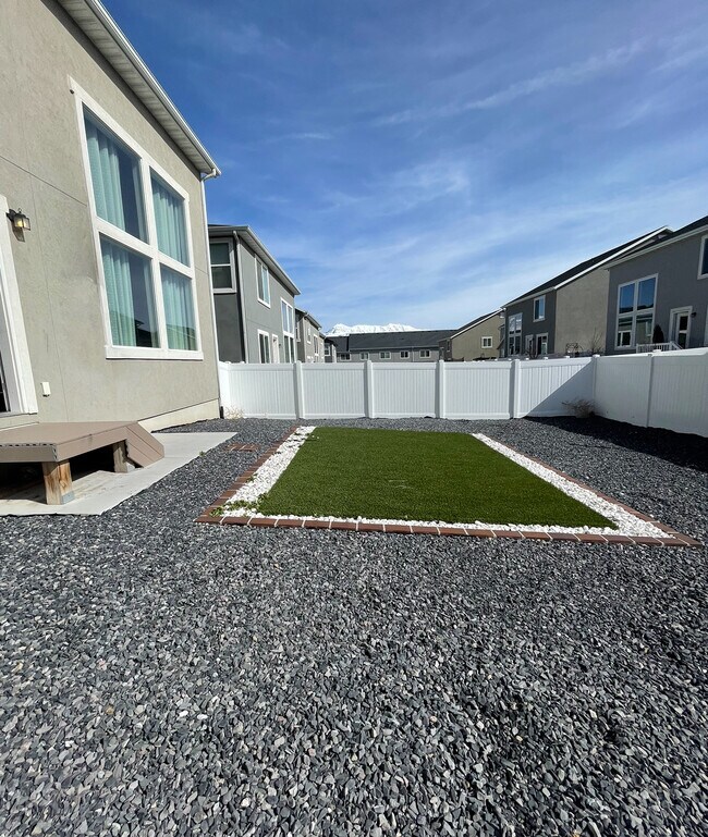 Building Photo - 3947 W 1750 N