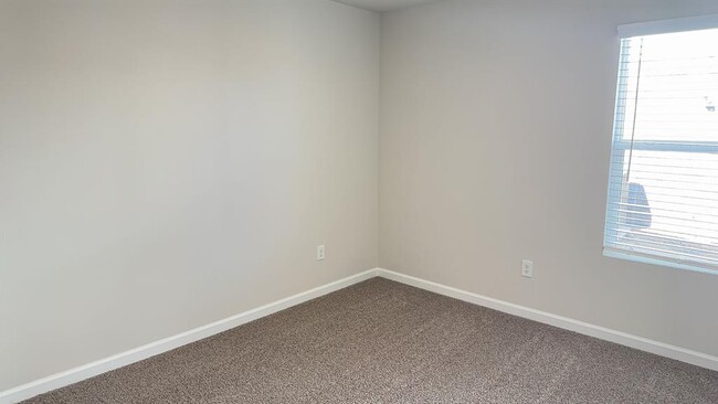 Building Photo - 6101 Green Meadow Ln