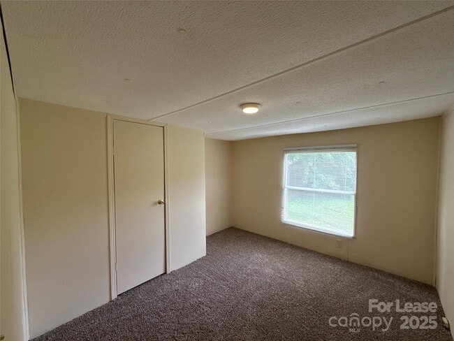 Building Photo - 300 Huffstetler Rd