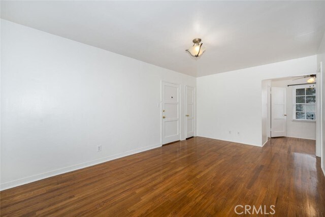 Building Photo - 814 E Carson St