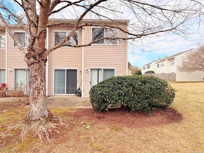 Building Photo - 3872 Staffordshire Ln