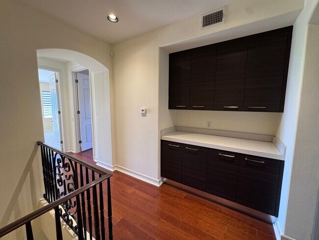 Building Photo - Stunning Home with Panoramic Views in Port...