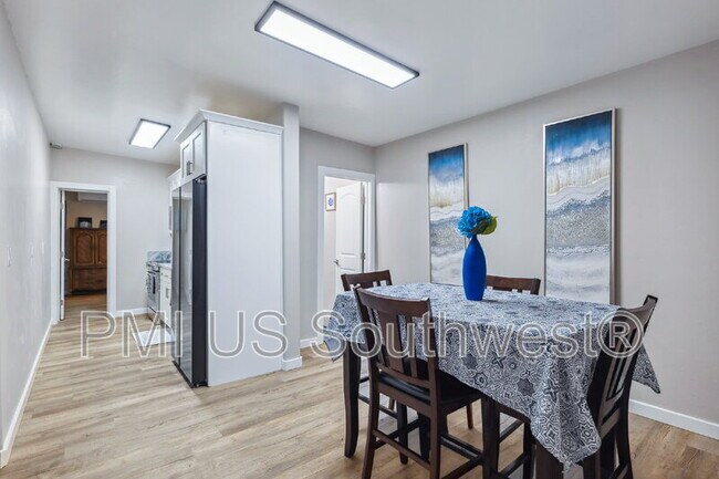 Building Photo - 437 Riverfront Dr