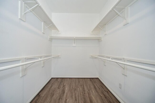 Building Photo - 5523 Poundstone Ct