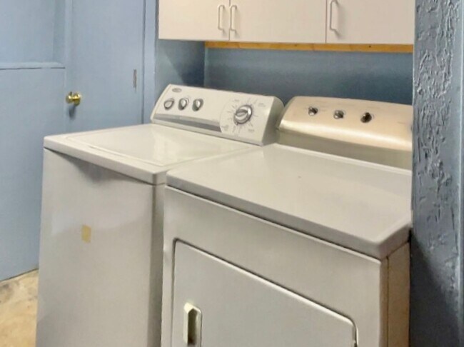 Building Photo - Taylorsville 3 Bedroom Home