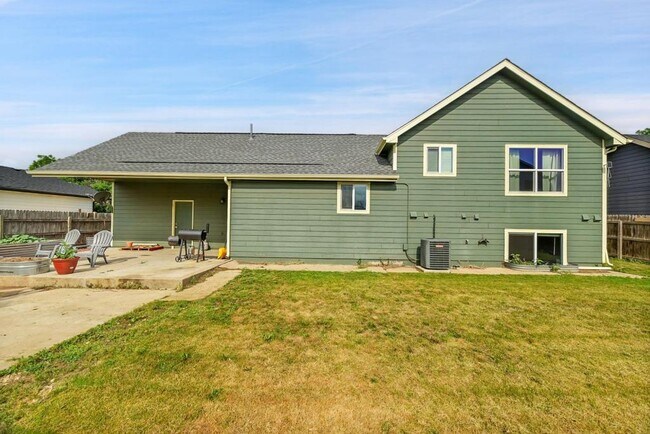 Building Photo - 2034 Buckeye Ave