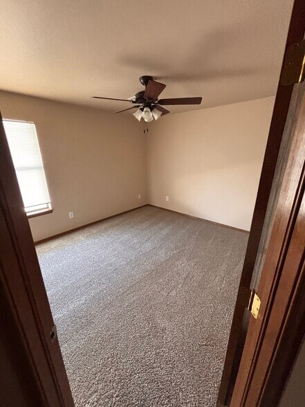 Building Photo - 2709 SE 89th Ter