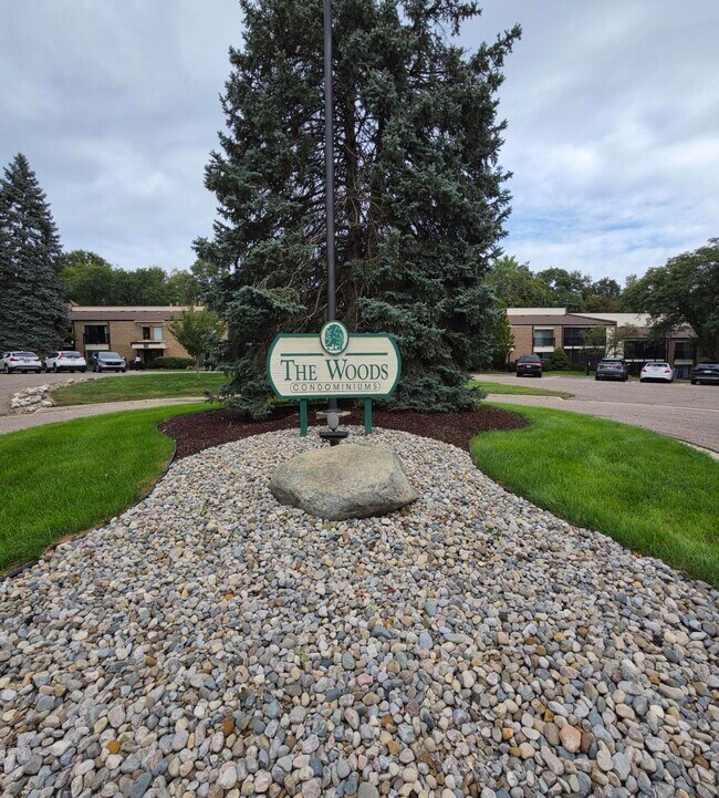 Building Photo - 18233 University Park Dr