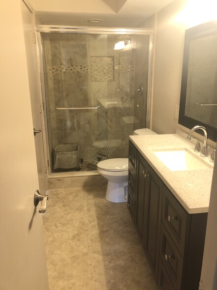 Guest bathroom - 4320 Holland Ave