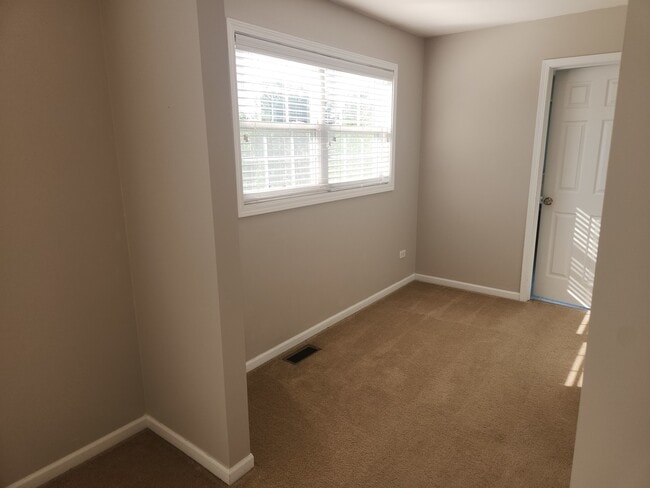 Building Photo - 8100 Shady Oak Rd