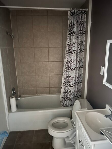 Bathroom 2 - 810 E McCarty St