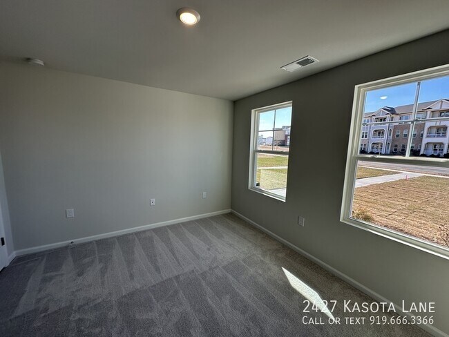 Building Photo - 2427 Kasota Ln