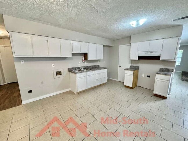 Building Photo - 4579 Buffer Dr