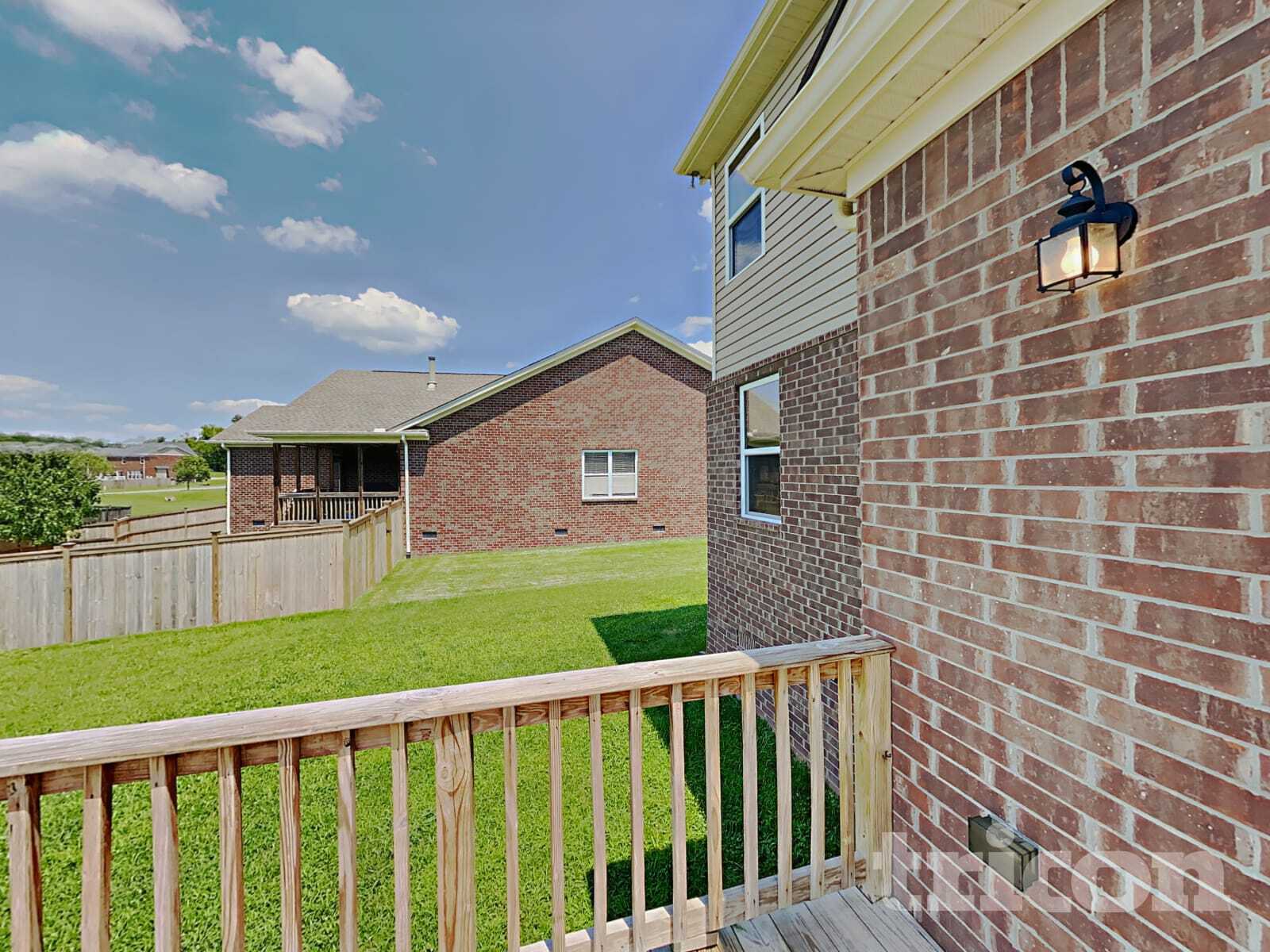 Building Photo - 1637 Robindale Dr