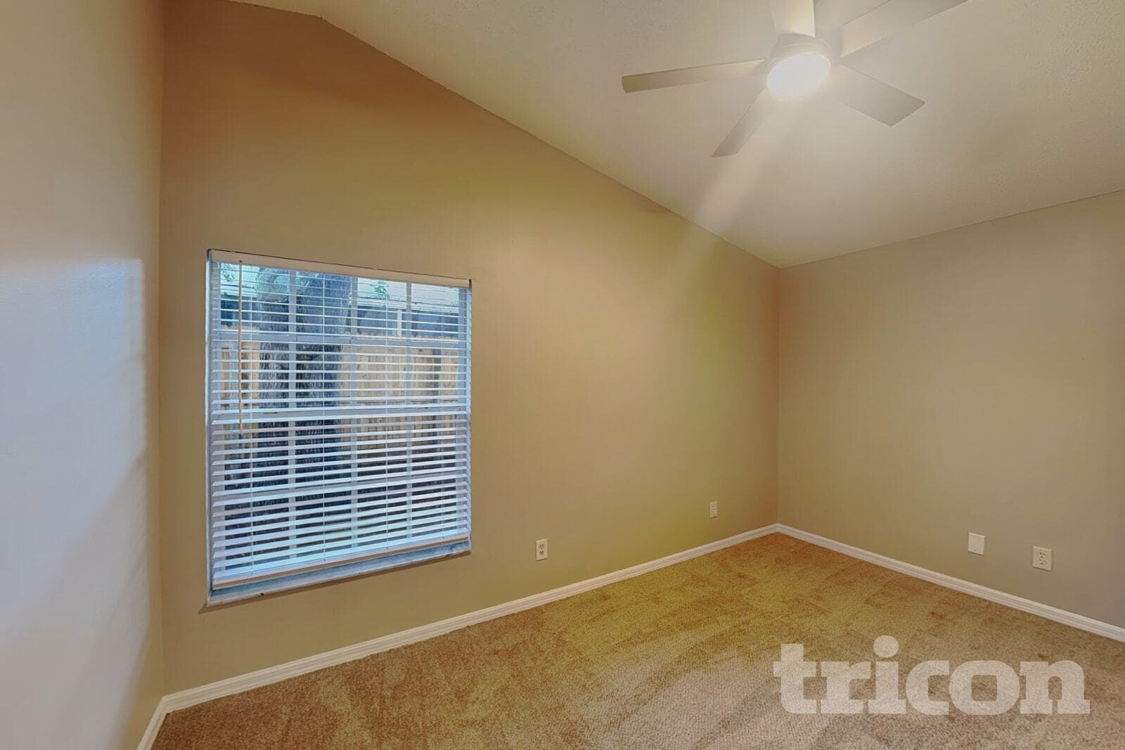 Building Photo - 682 Channing Dr