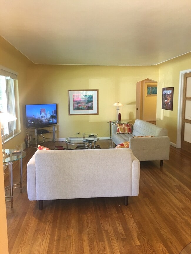 Building Photo - COMING SOON - Great Location - Close to Sw...