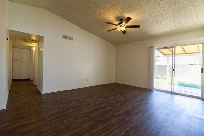 Building Photo - *COMING SOON IN FEBRUARY* 3 Bedroom 2 Bath Home