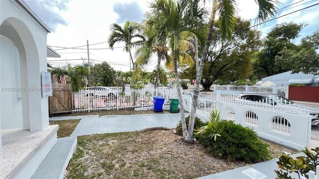 Building Photo - 1809 NW 33rd St