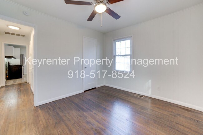 Building Photo - Gorgeous 2 Bedroom West Tulsa Home!