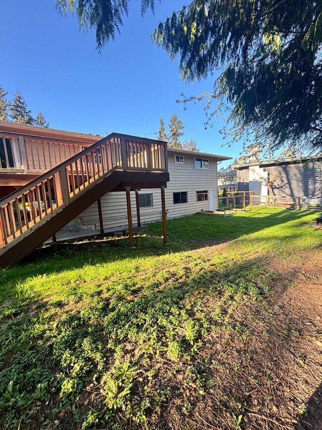 Building Photo - Gorgeous 4-Bd House | Huge Deck, Huge Fenced Yard, & Bonus Room!
