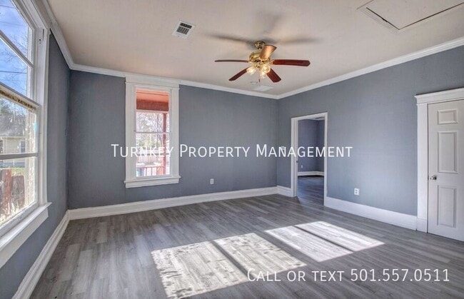 Building Photo - 1019 S Booker St