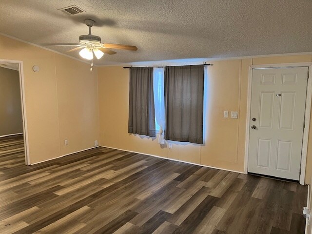 Building Photo - 5924 Ashen Ave