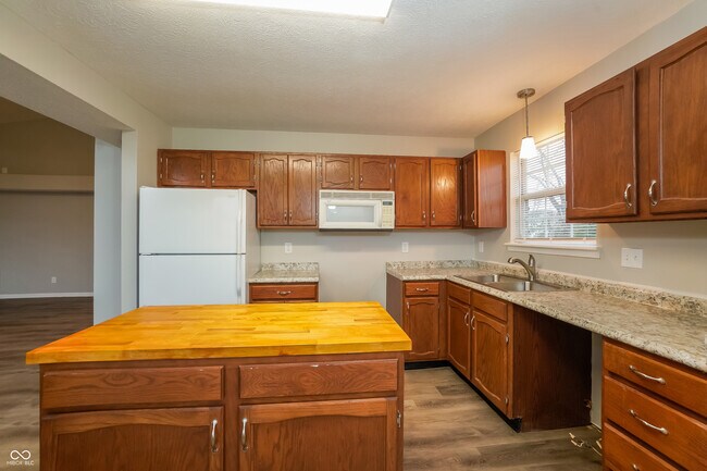 Building Photo - 4834 Countrybrook Ct