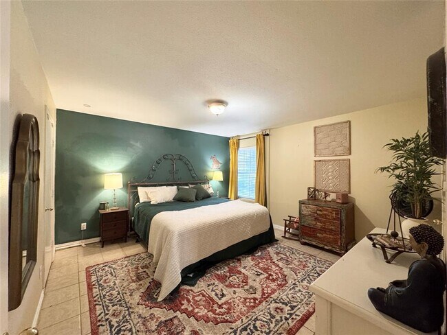 Building Photo - 5550 N Braeswood Blvd
