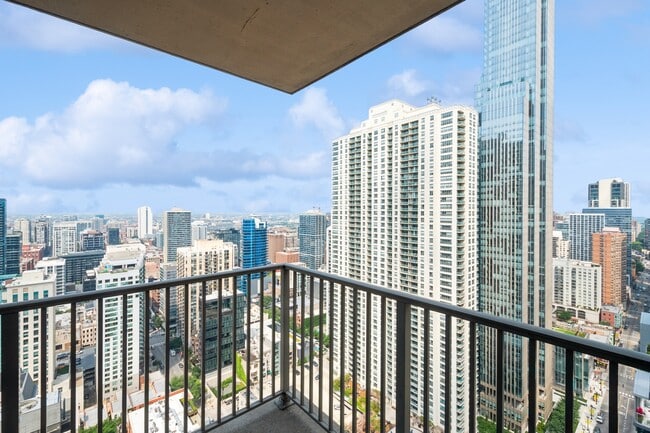 Building Photo - 2 E Erie St