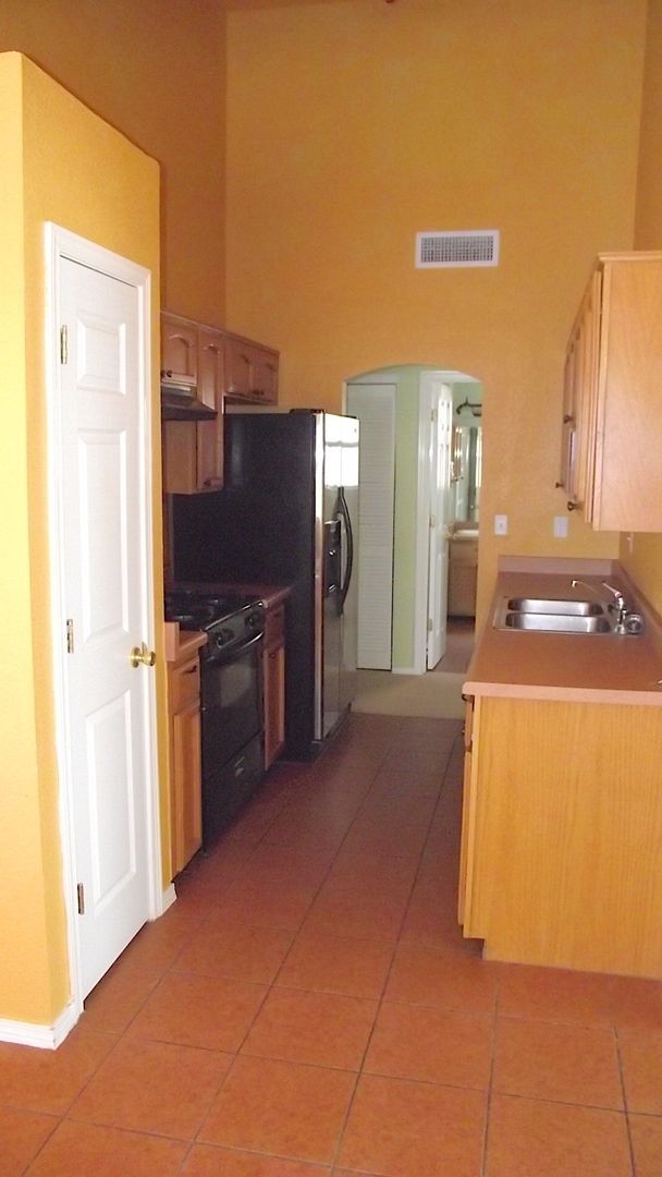 Building Photo - Northeast El Paso 3 Bed/2 Bath with Refrig A/C