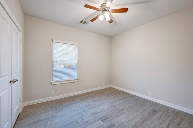 Building Photo - 113 Poinsetta Ln