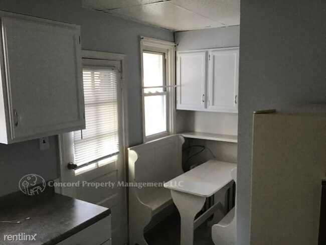 Building Photo - 2730 Maple Ave