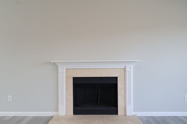 Building Photo - Beautiful 3 Bed 2.5 Bath w/2 Car Oversized Garage