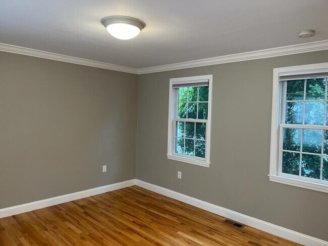 Building Photo - 303 Cabot St