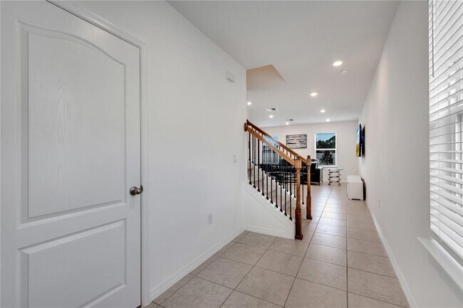 Building Photo - 900 Boca Vista Ct