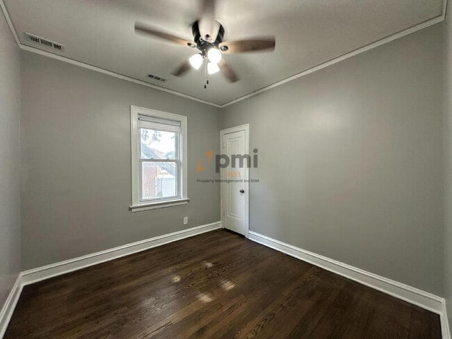 Building Photo - 2123 Davis Ave