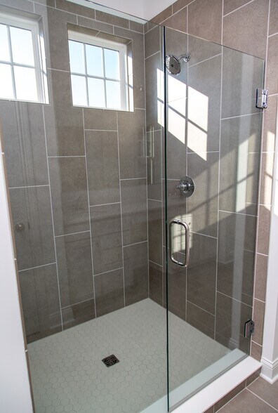 Building Photo - 14275 Larson Dr