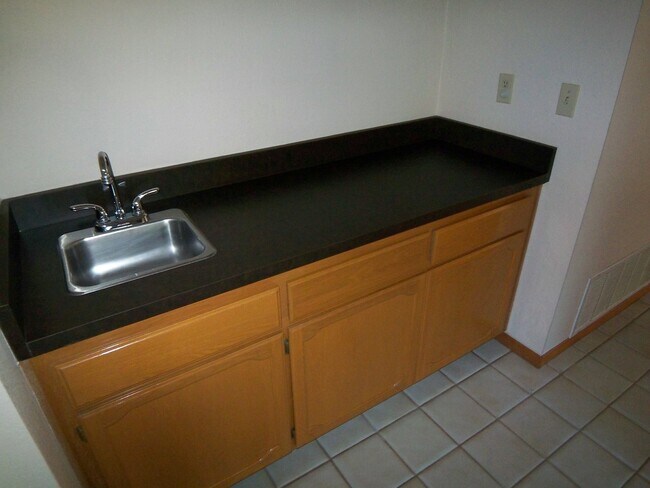 Building Photo - Charming 3Br/2Ba Single Story House W/3 Car Garage in Poway