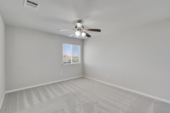 Building Photo - 533 Goddard