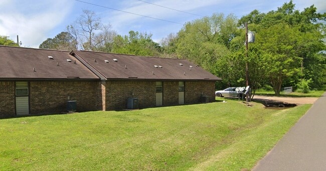 Building Photo - 329 Marcus St