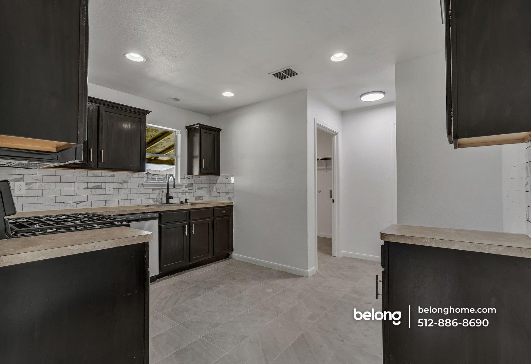 Building Photo - 5008 Irvine Ln